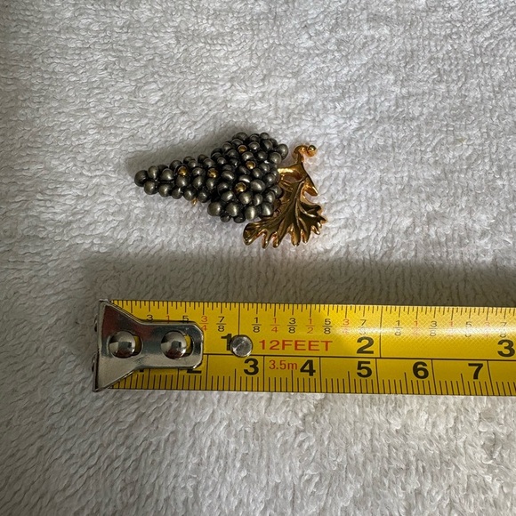 FAF Gold Plated & Pewter Grape Cluster Brooch Unisex - Picture 7 of 9